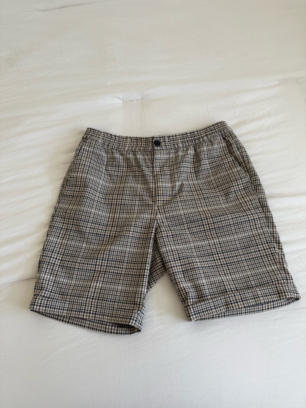 H&M Men's Plaid Flat-Front Shorts - Beige and Black